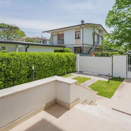 Casa vacanze Clara By Interhome Lido di Camaiore
